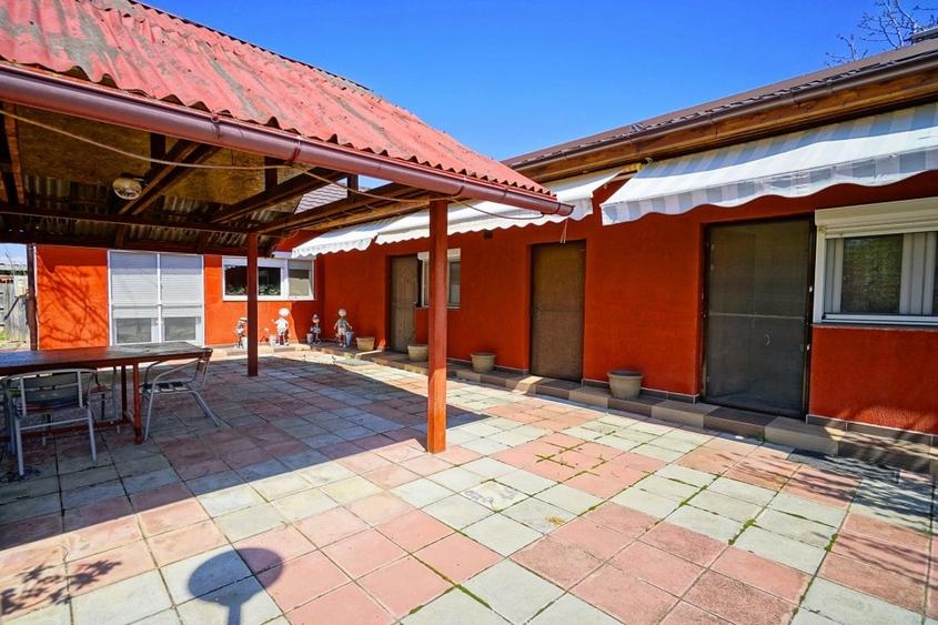 Casă individuală cu 22 camere cu Piscina în Bălteni