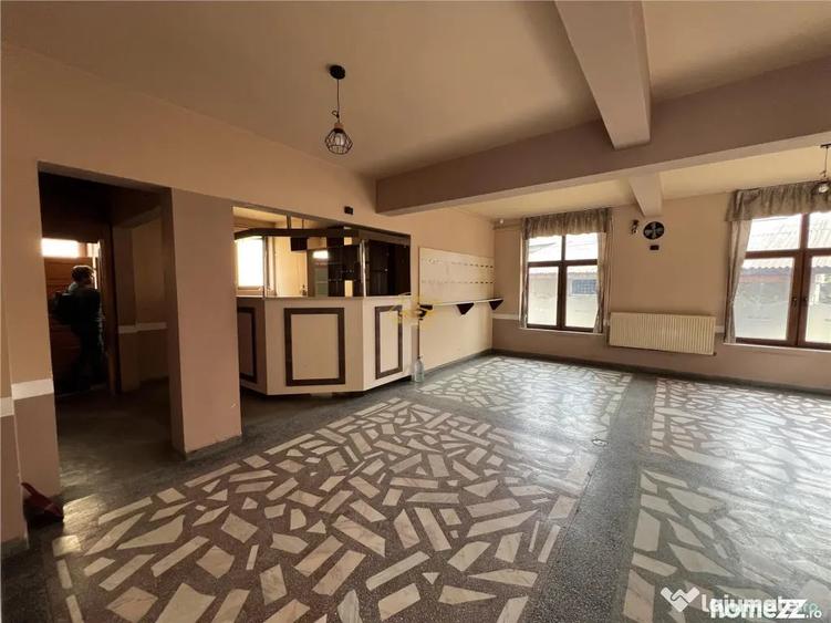 Spațiu comercial, de 215 mp, în Ocna de Sus