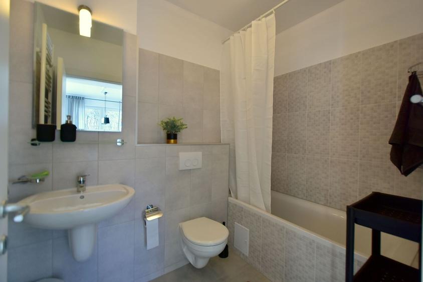 Apartament cu 2 camere semidecomandat, mobilat în Lipovei