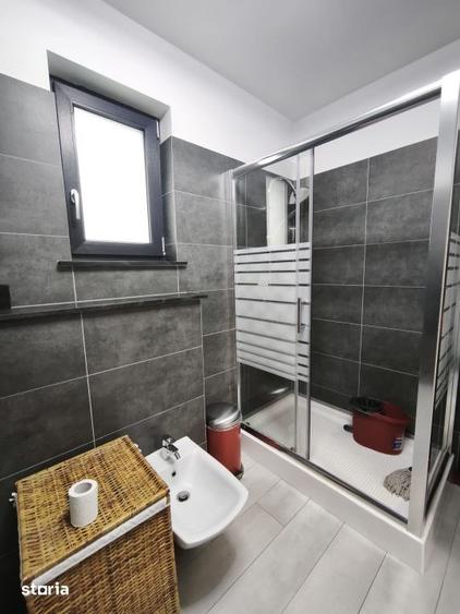 Apartament cu 3 camere, mobilat în Central