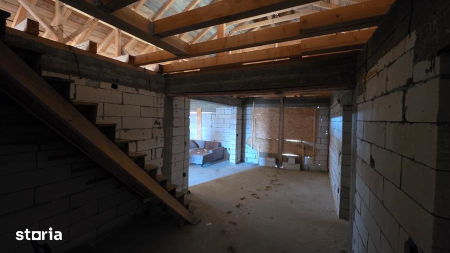 Casă cu 4 camere cu Teren 400 Mp în Câmpineanca