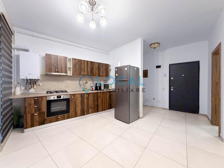 Apartament cu 3 camere semidecomandat, mobilat în Central