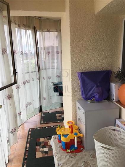 Apartament cu 4 camere decomandat în Simion Bărnuțiu