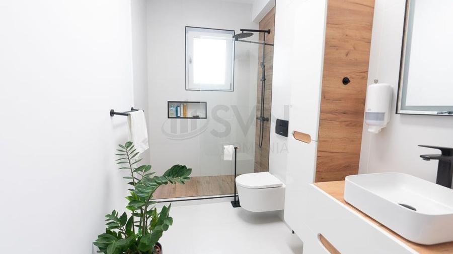 Casă individuală cu 4 camere cu Canalizare în Tunari