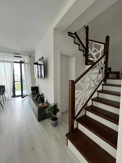 Casă cu 4 camere cu Teren 300 Mp în Exterior Vest