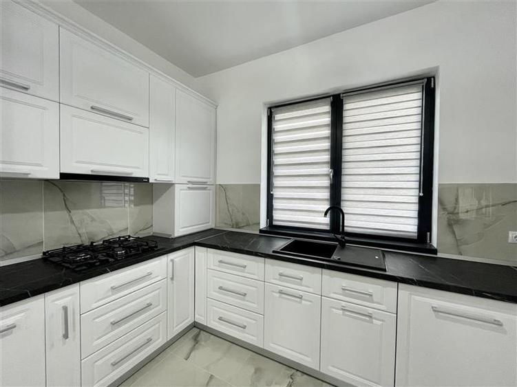 Duplex cu 4 camere cu Canalizare în Șelimbăr