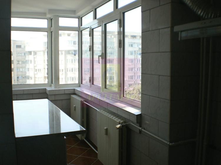 Apartament 3 camere pe bd Decebal stradal - 8