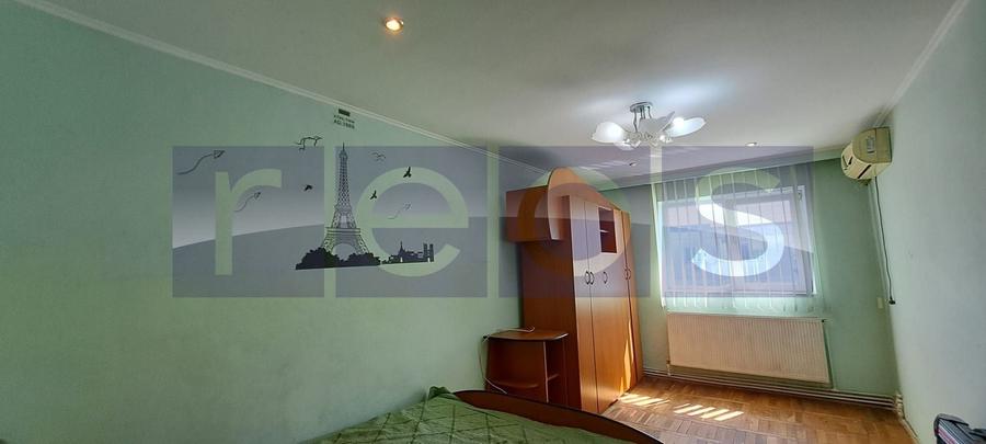 Apartament cu 4 camere decomandat, mobilat în Central