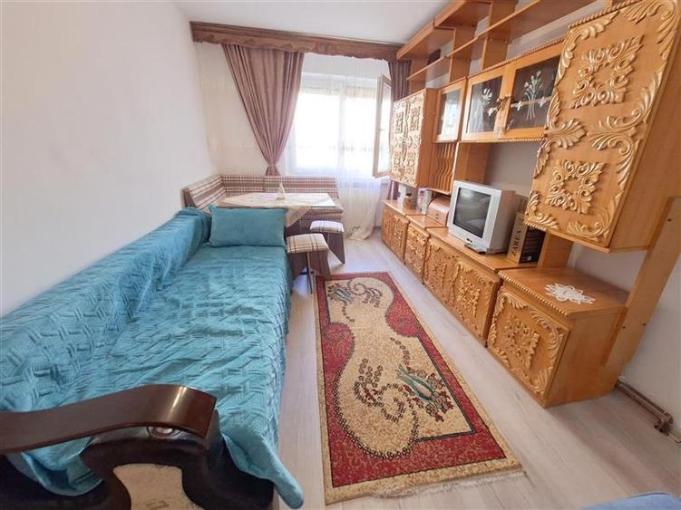 Apartament 3 camere, mobilat si utilat, etaj 1, zona Milcov - 6