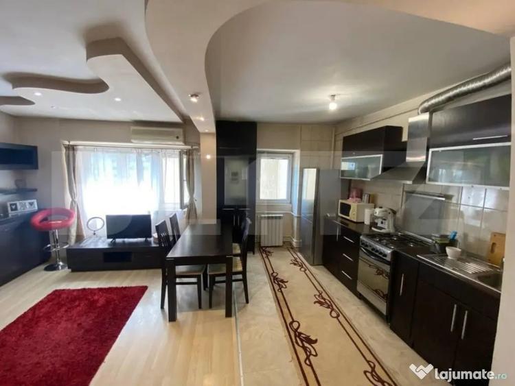 Apartament cu 3 camere decomandat în Gară