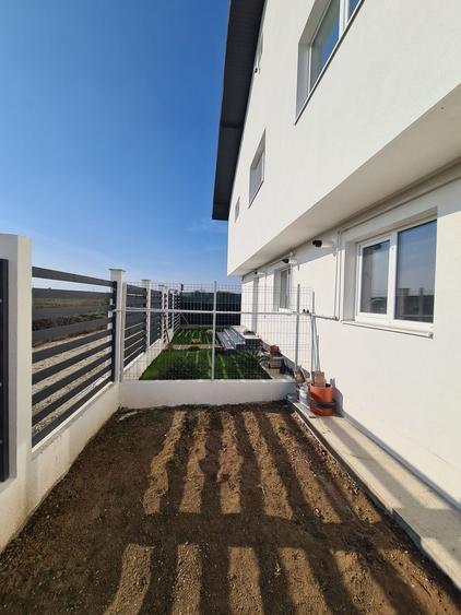 Duplex cu 4 camere cu Canalizare în Vidra