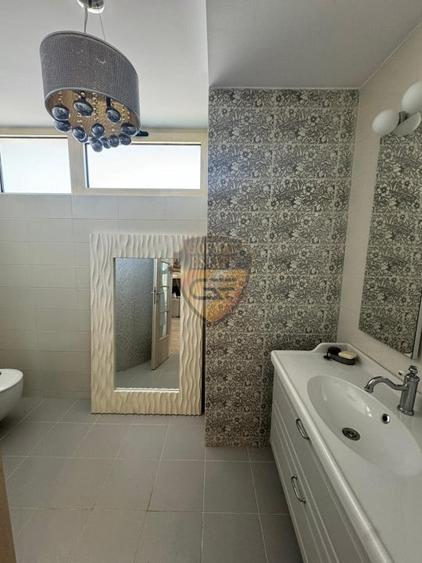 Apartament cu 3 camere decomandat, mobilat în Tomis II