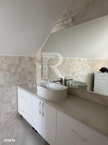 Casă cu 6 camere cu Teren 700 Mp în Central