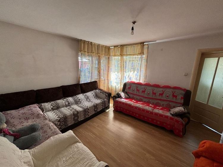 Casă cu 4 camere cu Teren 600 Mp în Rucăr