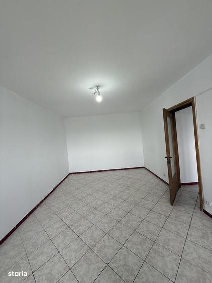 Apartament cu 2 camere decomandat în Crângași