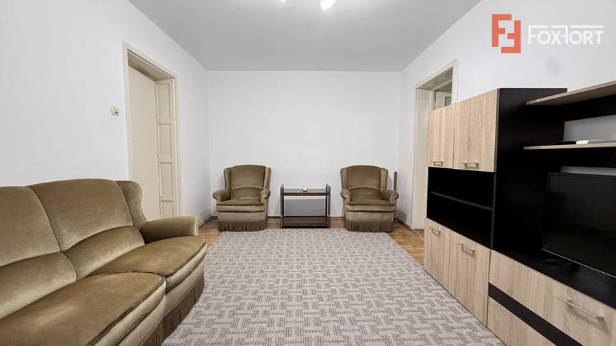 Apartament cu 3 camere semidecomandat, mobilat în Take Ionescu