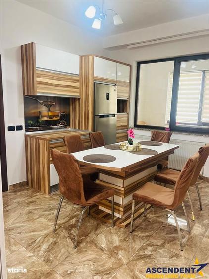 Apartament cu 3 camere, mobilat în Tractorul