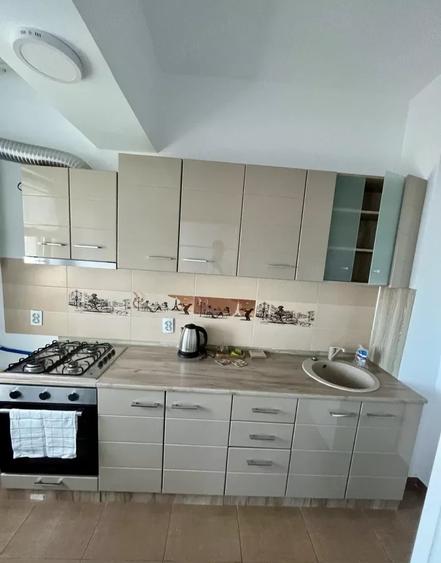 Apartament cu 2 camere semidecomandat, mobilat în Basarab