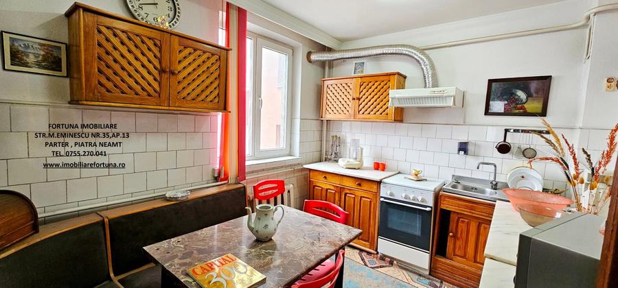 Apartament 4 camere, cu boxa, Bd.Traian, zona BCR - 5