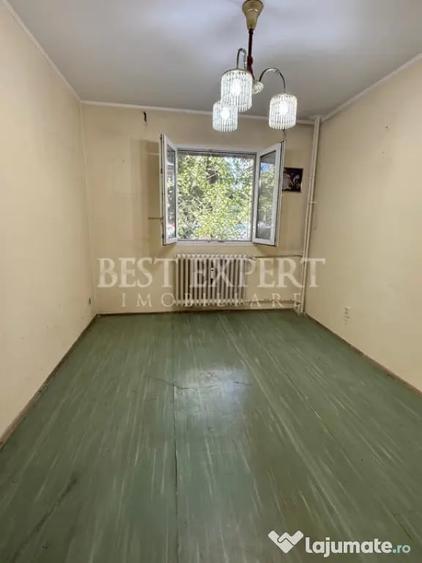 Apartament cu 3 camere decomandat în Titan