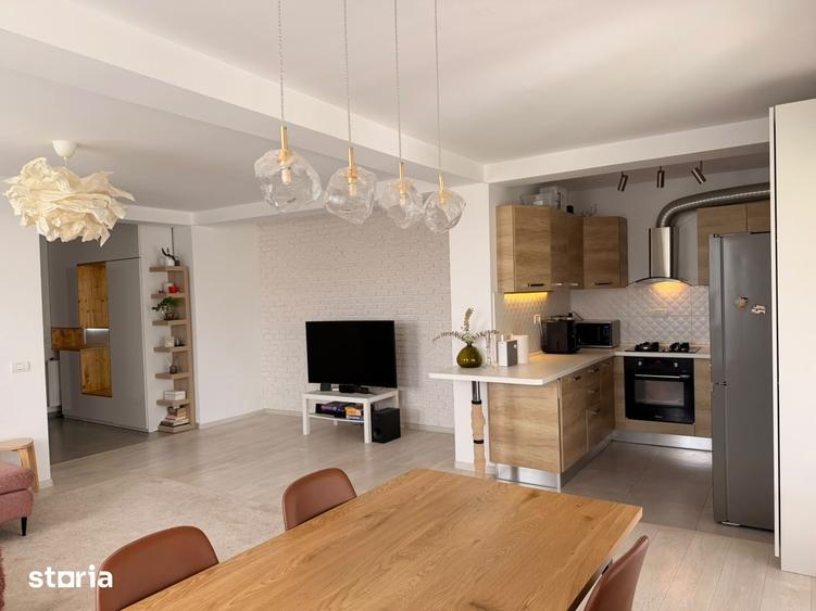 Casă cu 3 camere cu Teren 230 Mp în Odăi