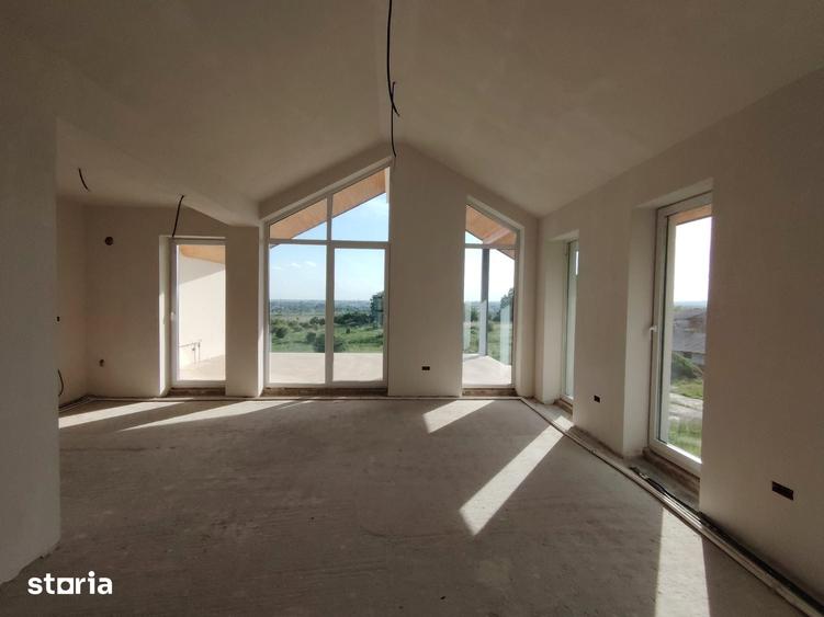 Casă cu 5 camere cu Teren 400 Mp în Central