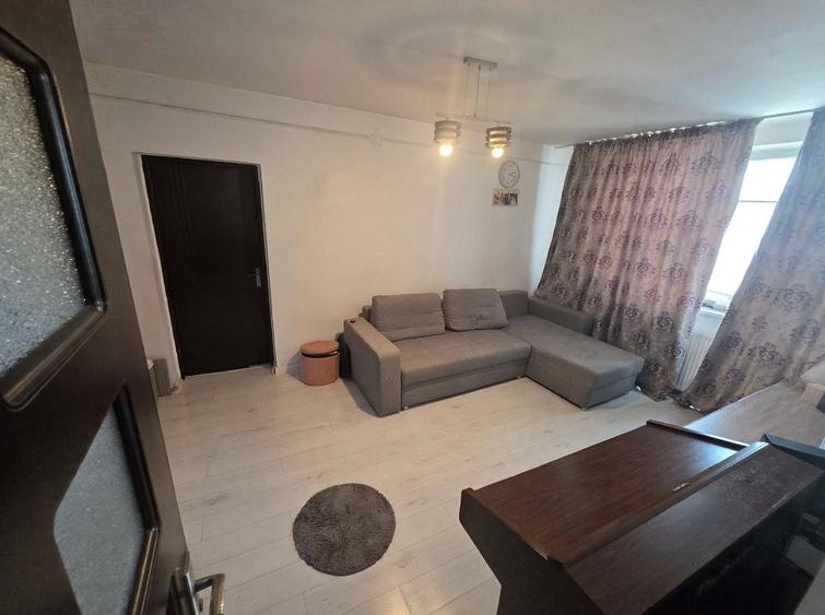 Apartament cu 2 camere semidecomandat în Titulescu