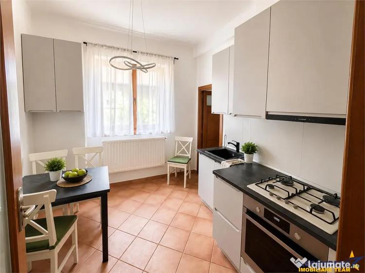 Apartament cu 2 camere decomandat în Centrul Istoric