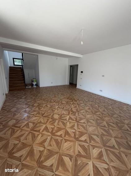 Casă cu 3 camere cu Teren 430 Mp în Central