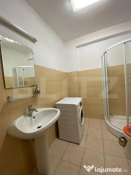 Apartament cu 3 camere semidecomandat în Câmpului