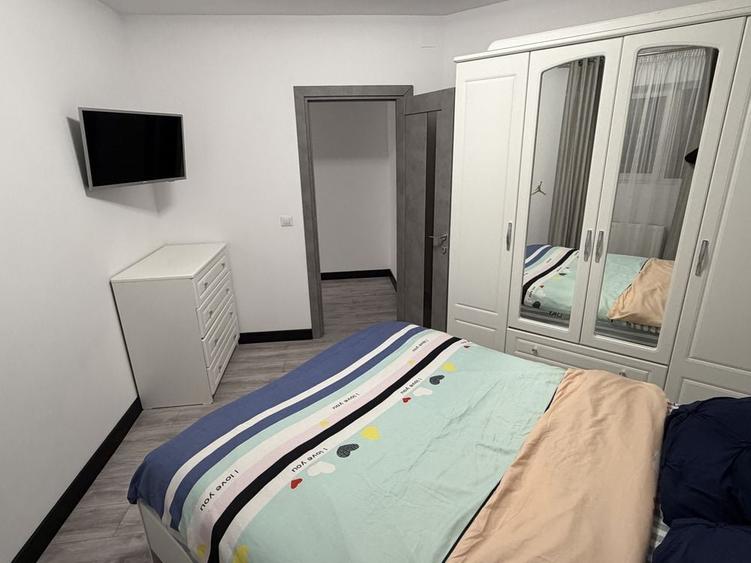 Apartament cu 3 camere decomandat în Ștefan cel Mare