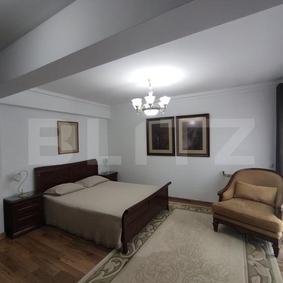 Casă individuală cu 5 camere cu Garaj în Bucium