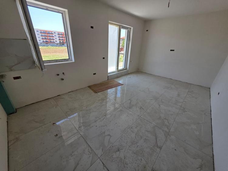 Apartament cu 2 camere decomandat în Fundeni