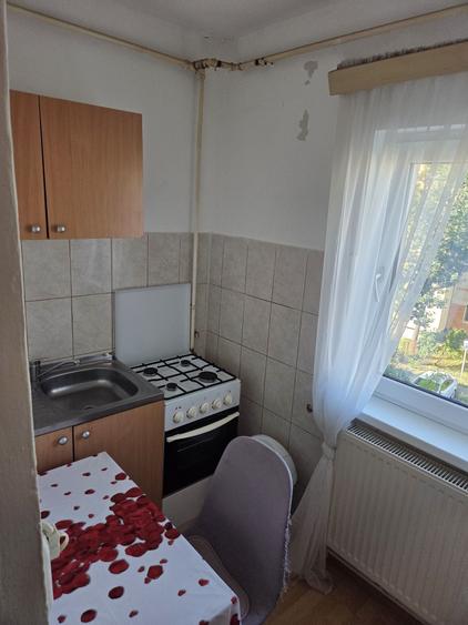 Garsonieră decomandată în Central
