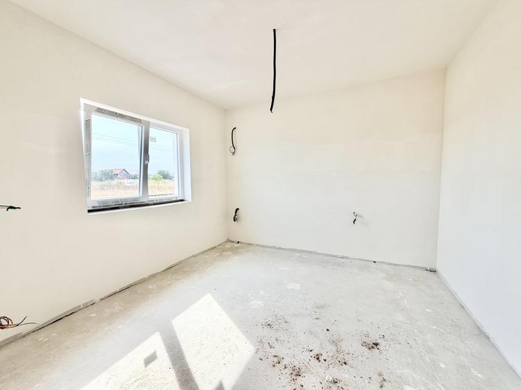 Duplex cu 3 camere cu Canalizare în Moșnița Nouă