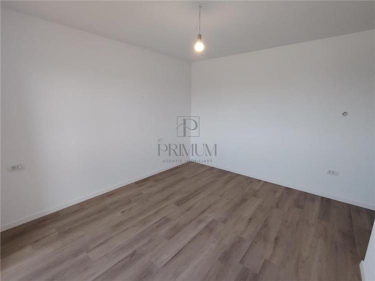 Duplex cu 4 camere cu Canalizare în Moșnița Nouă
