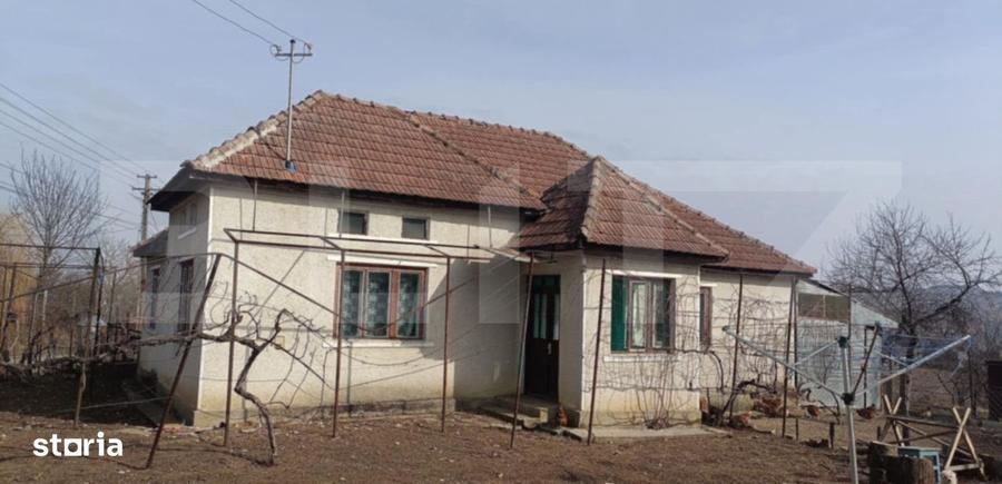 Casa cu 3 camere, bucatarie si baie, 105 mp si un teren de 1900 mp - 2