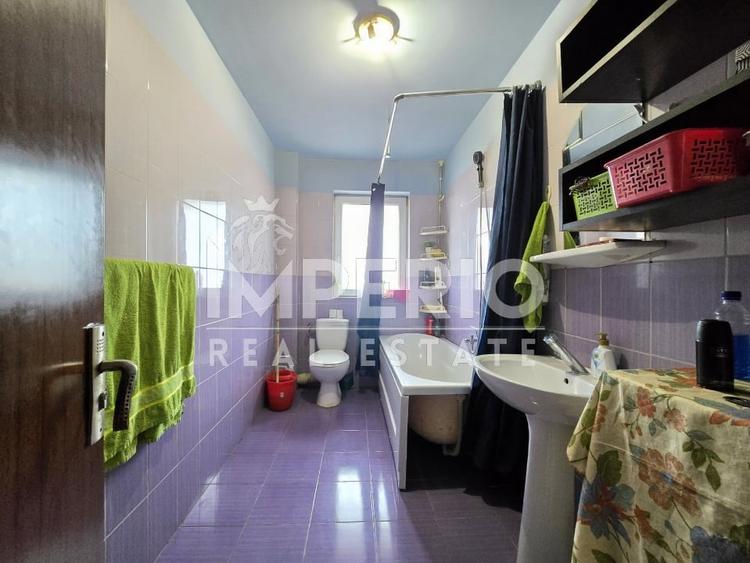 Apartament cu 5 camere semidecomandat, mobilat în Florești