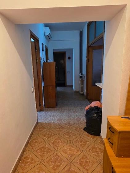 Apartament cu 3 camere decomandat în Nerva Traian
