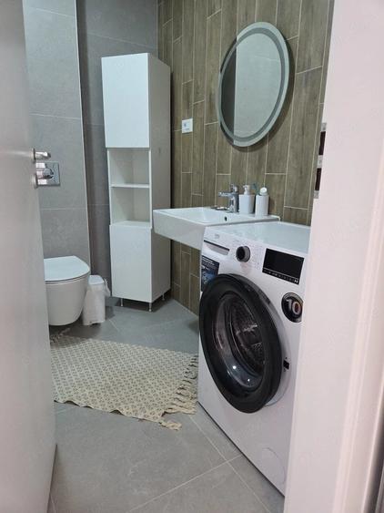 Apartament cu 2 camere decomandat în Tractorul