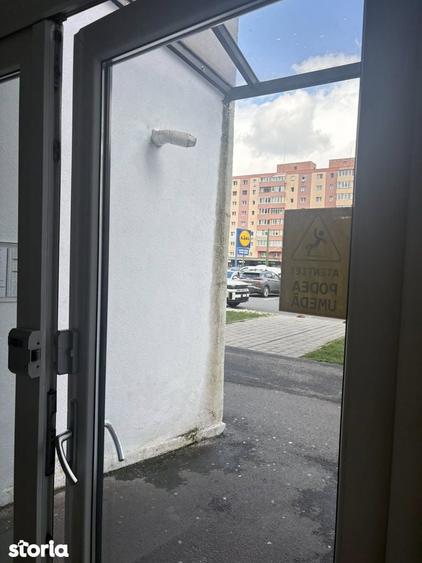 Apartament cu 3 camere în Astra