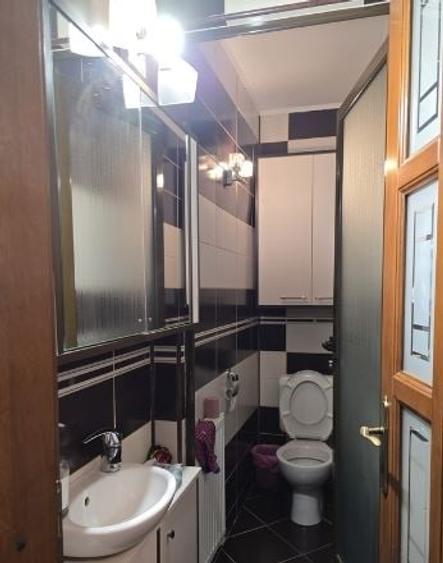 Apartament cu 3 camere decomandat în Moșilor