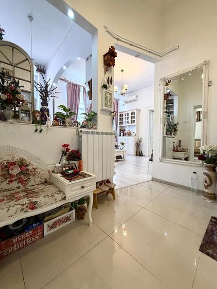 Apartament cu 3 camere semidecomandat în Universitate