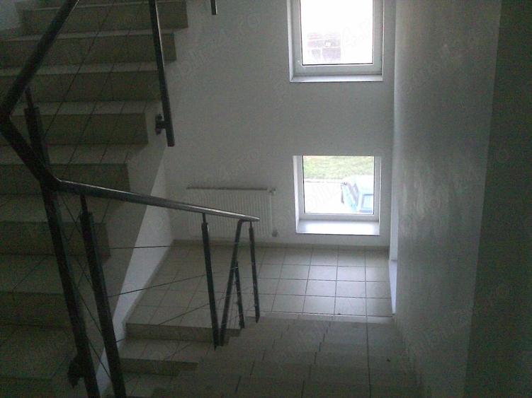 Spațiu comercial, de 1,300 mp, în Soarelui