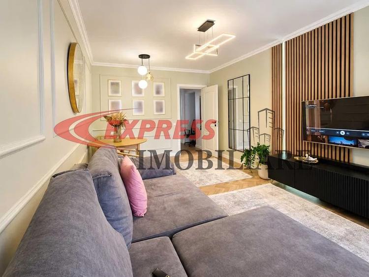 Apartament cu 3 camere decomandat în Titan