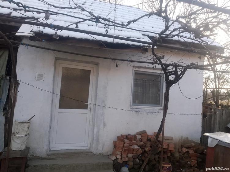 Casă în Telești