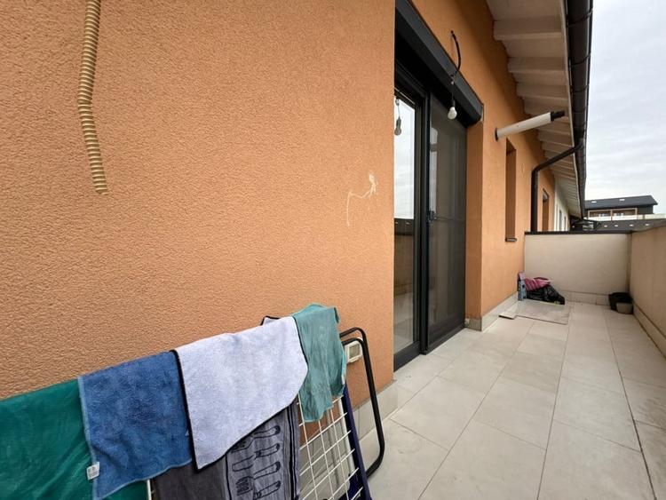 Apartament cu 3 camere decomandat, mobilat în Giroc