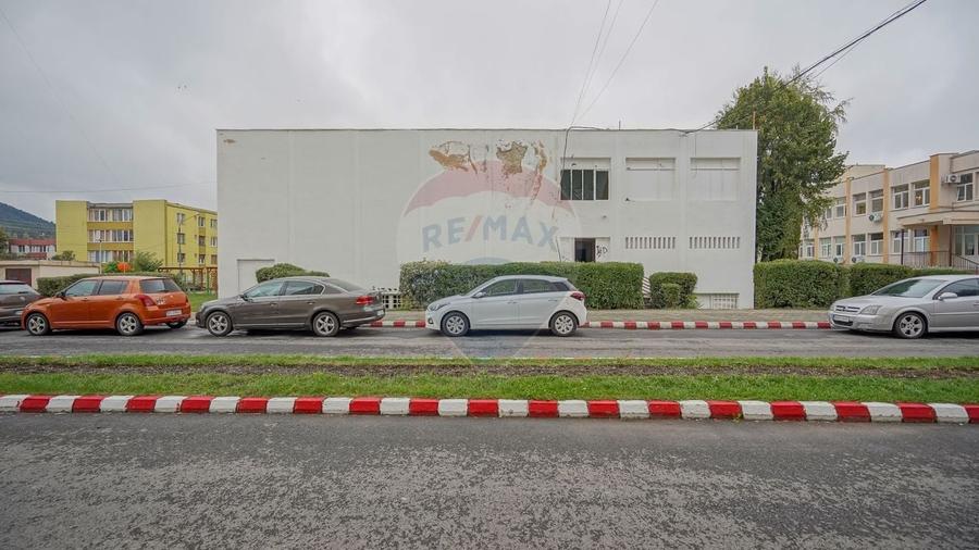 Spațiu de vanzare ideal depozitare judet Brașov Săcele Electroprecizia - 2