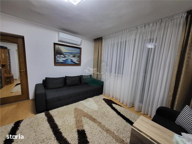 Apartament cu 2 camere semidecomandat, mobilat în Central