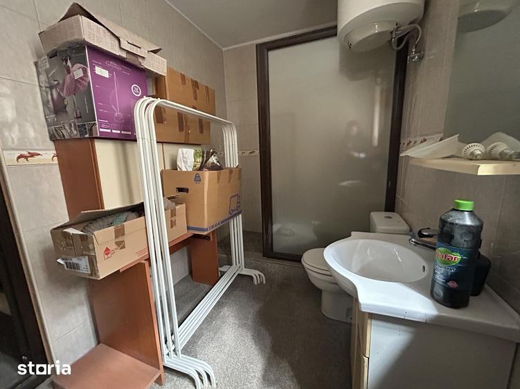 Apartament cu 3 camere semidecomandat în Gara de Nord